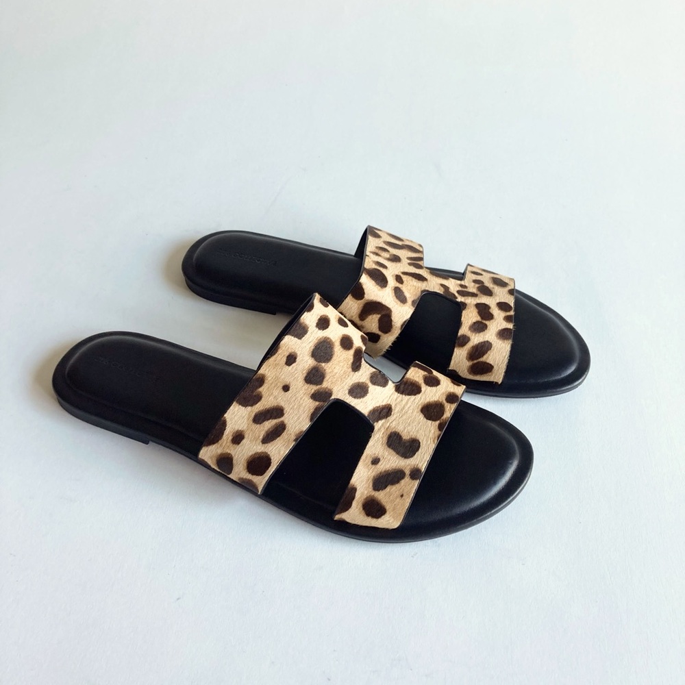 206 Collective Tan Brown Animal Print Leather Flip Flops Sandals size 8.5